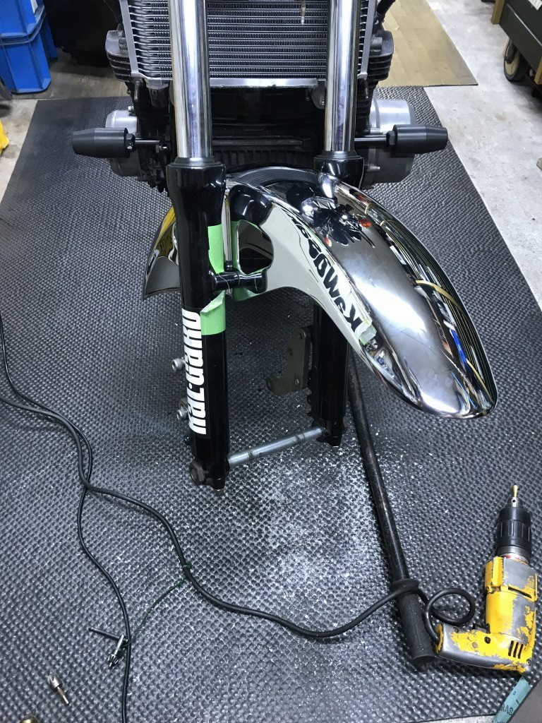 Z1000Mk2 K.Hi様 フロントフェンダー周りの修正 | GREEN GARAGE