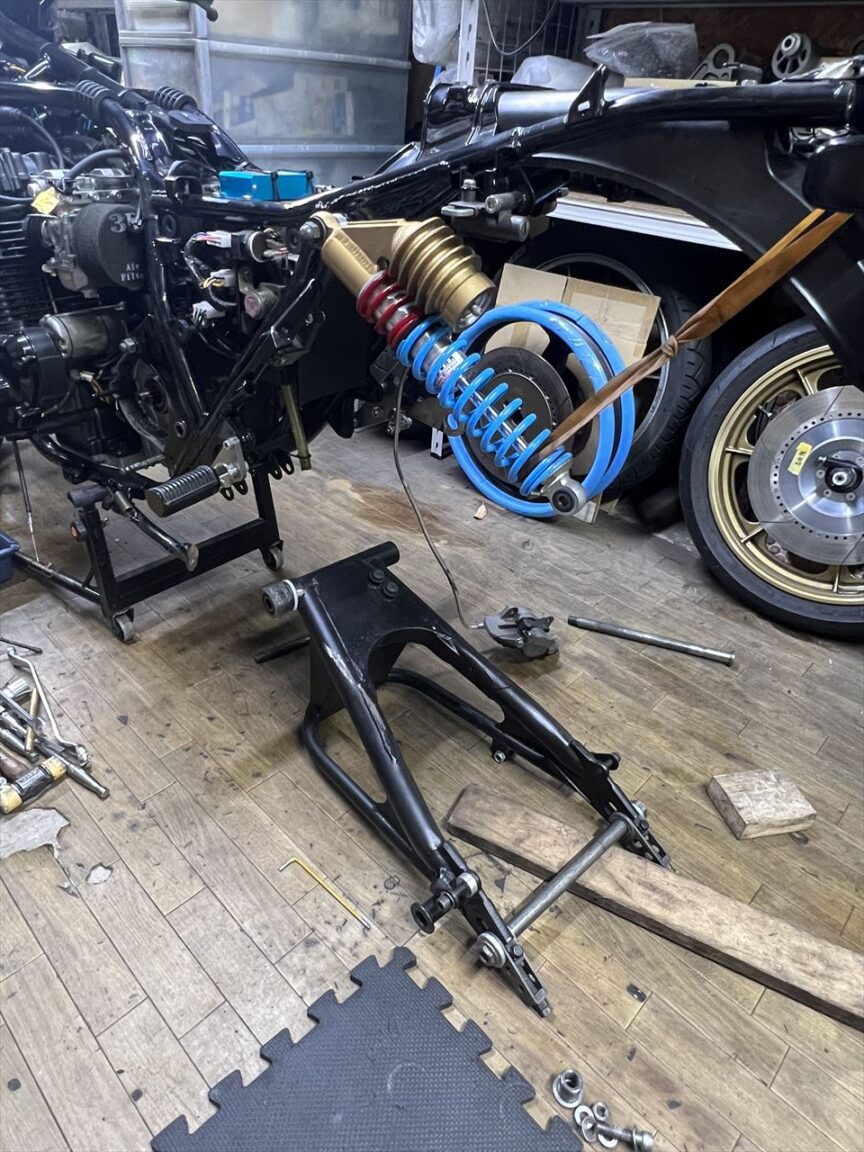 Z1000R2 Y.T様 ワークスS1仕様製作 足回りを分解しての寸法取りと重大