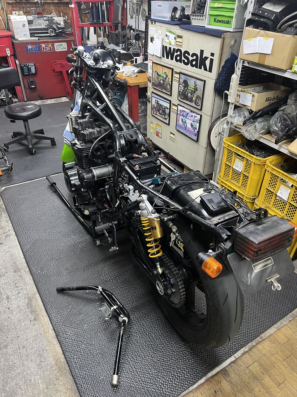 Z1100B2 T.S様 R2アッパーステムに交換 メインハーネススリム化と適合