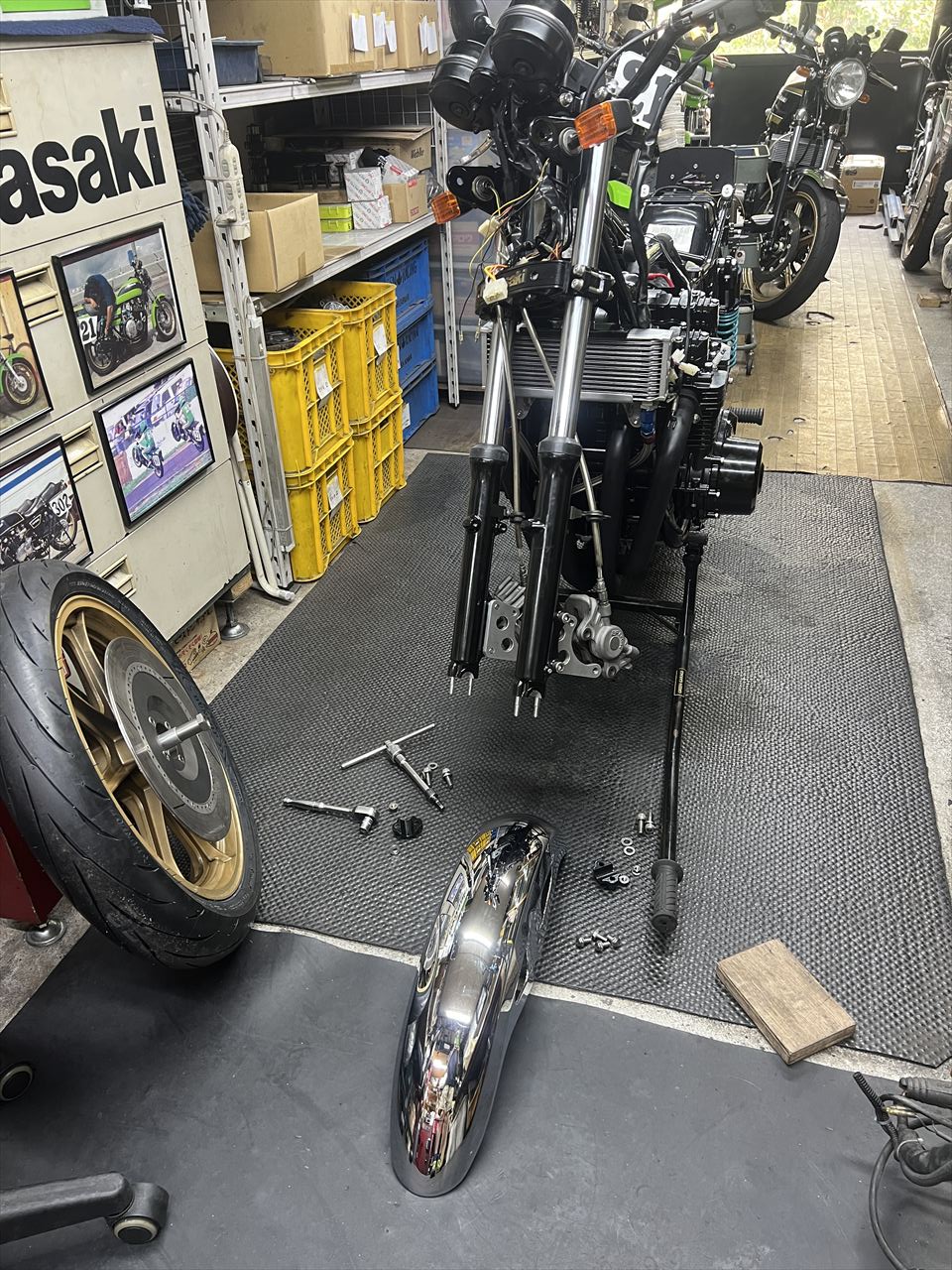 カワサキ KZ1000MK2 純正?PMC?フロントフェンダー