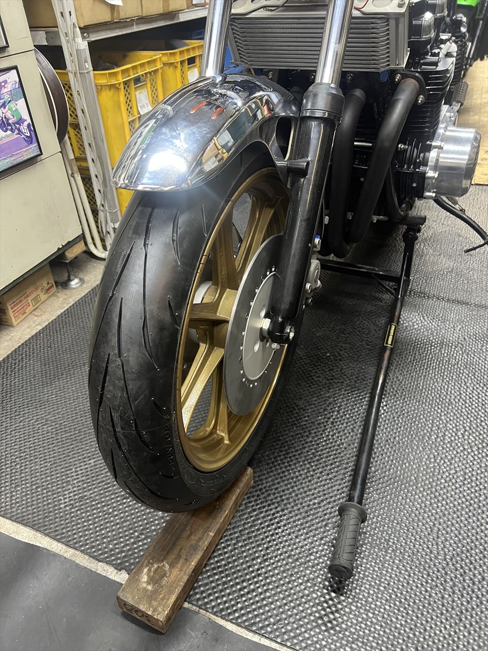 Z1000Mk2 H.H様 フロントフェンダーのタイヤ逃げ加工 ブレーキホース