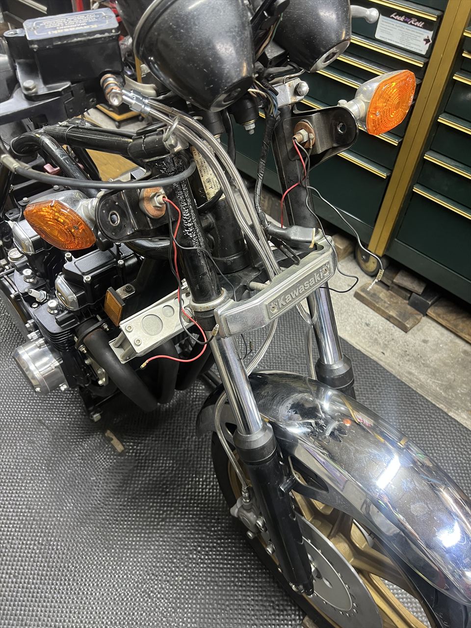 Z1000Mk2 H.H様 フロントフェンダーのタイヤ逃げ加工 ブレーキホース